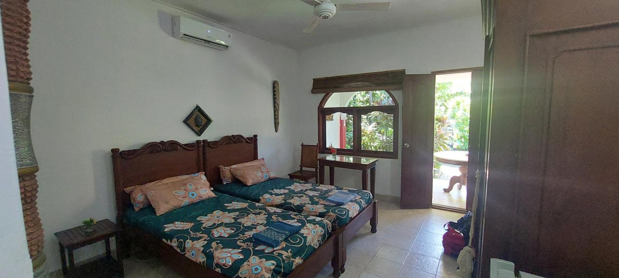 Catra Beachroom 10 B *
