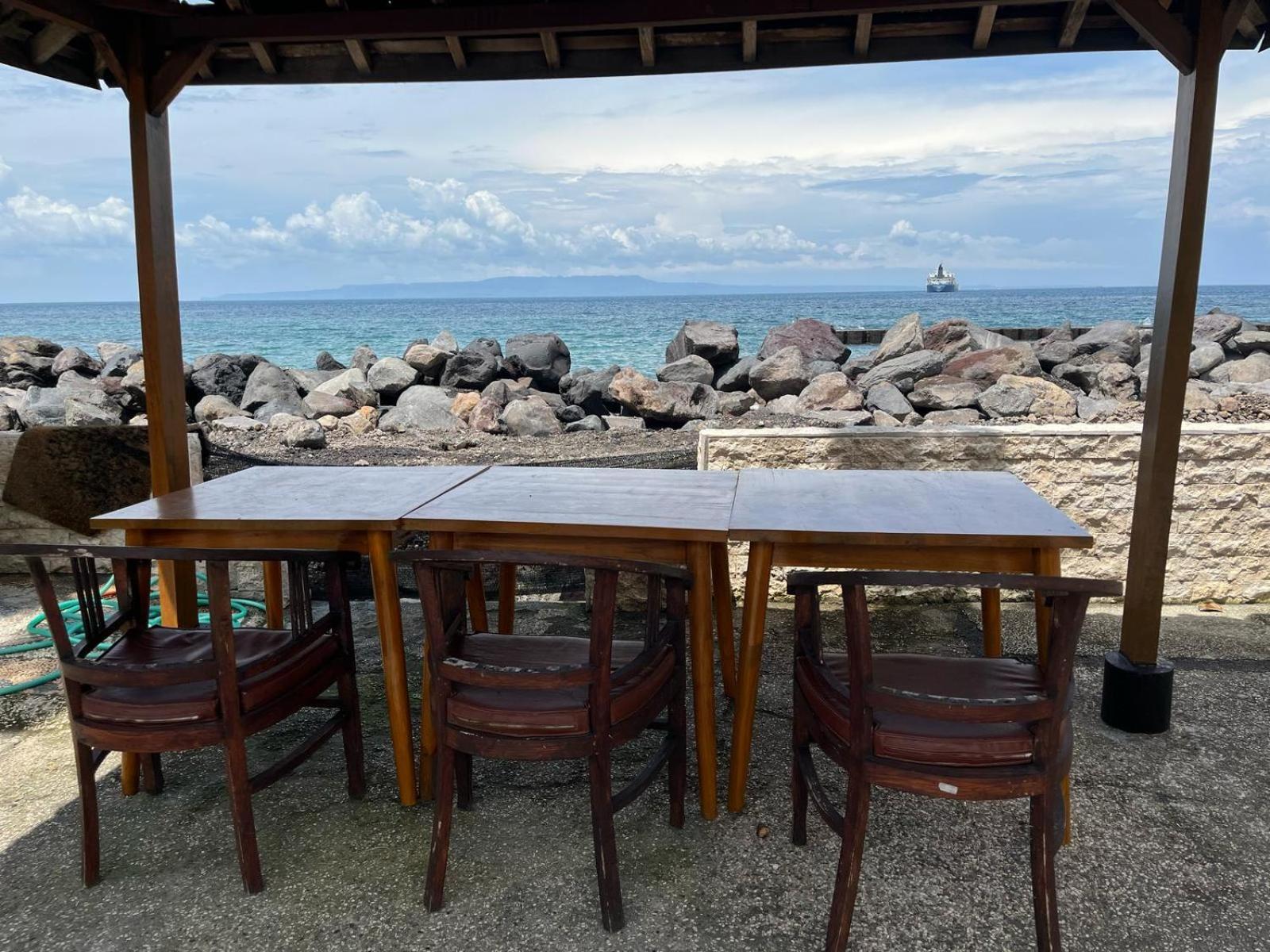 Catra Beachroom 10 B Karangasem